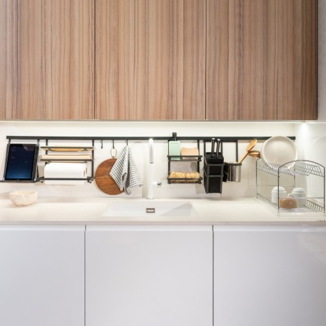 Emuca Perfil para colgar accesorios de cocina Titane, 1,1 m, Gris antracita, Aluminio y Zamak
